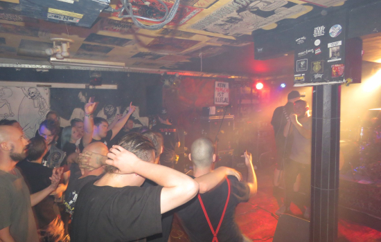 Krach unterm Dach 2018: Fahnenflucht, 100 Kilo Herz, Empowerment und Kein Potential