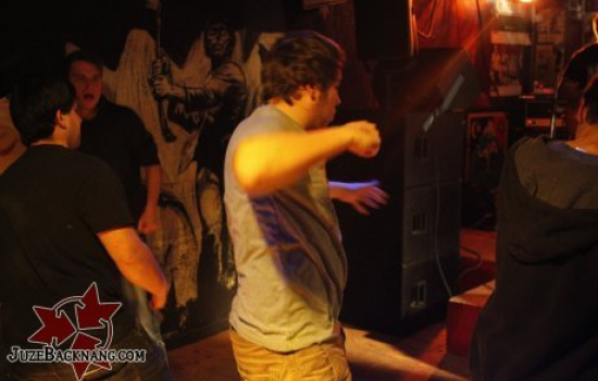 2013 - Watch this!, down eight one, Mainström